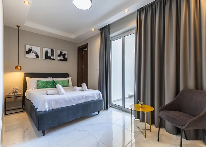 Brand New Apartment With Terrace St Julians - Sleeps 4