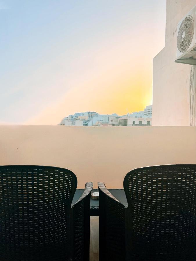 Brand New With Terrace St Julians - Sleeps 4 Apartment