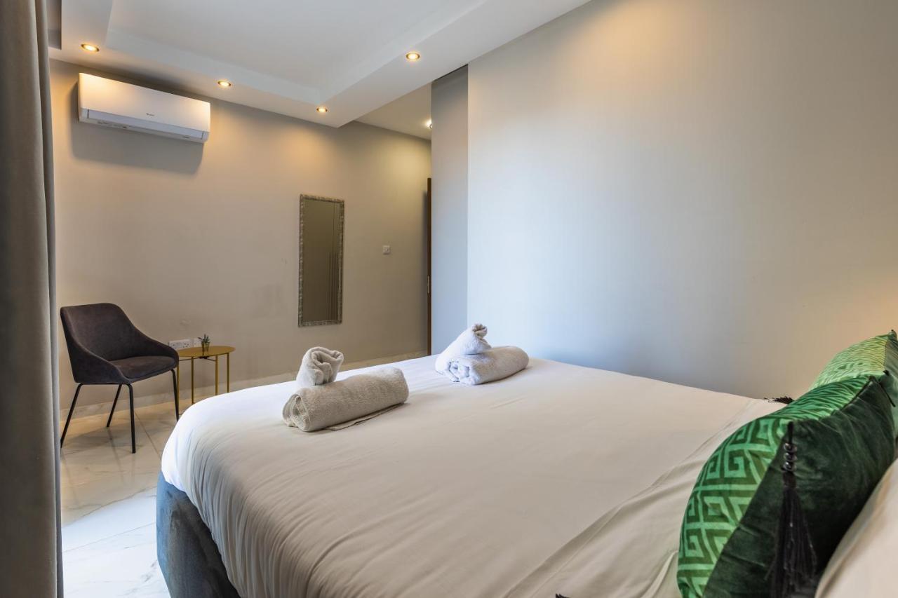 Brand New With Terrace St Julians - Sleeps 4 *