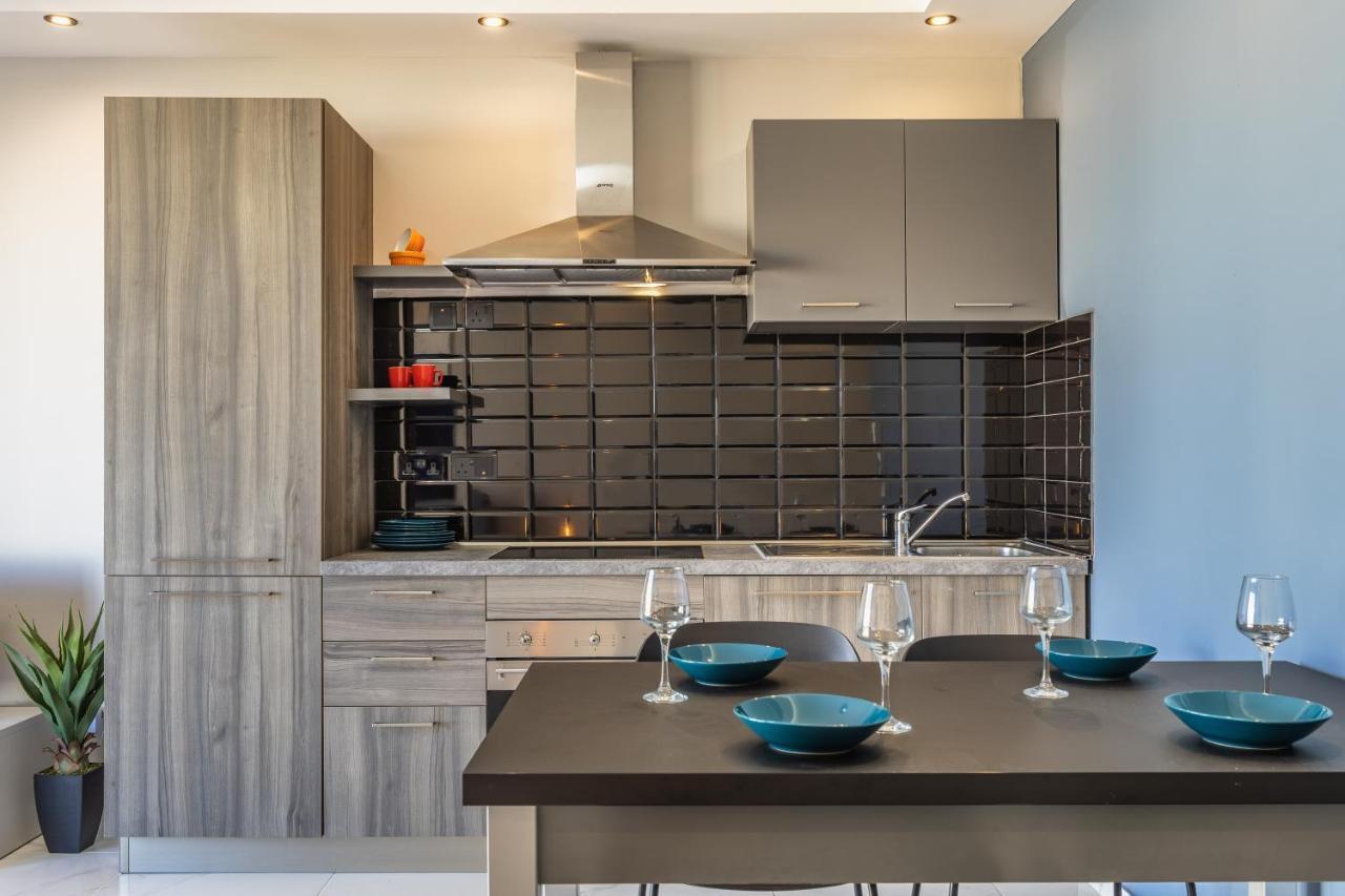 Apartment Brand New With Terrace St Julians - Sleeps 4 San Ġiljan